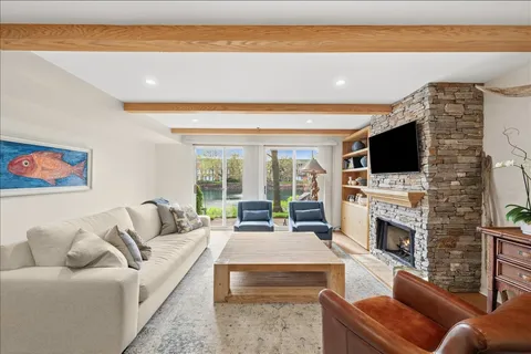 $649,000 | 1040 Arbor Lane, Northfield, IL 60093