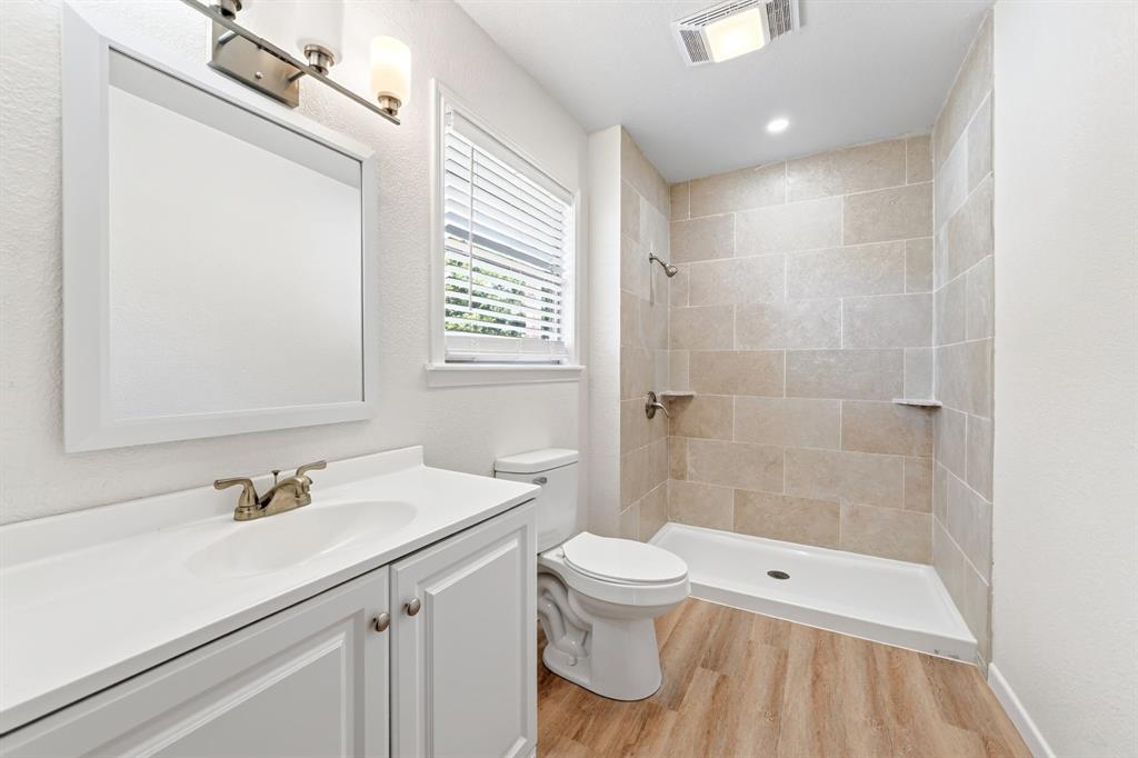 9458 Lakeland Loop Quinlan, TX 75474 - Photo 10 of 14 Gallery Image 10