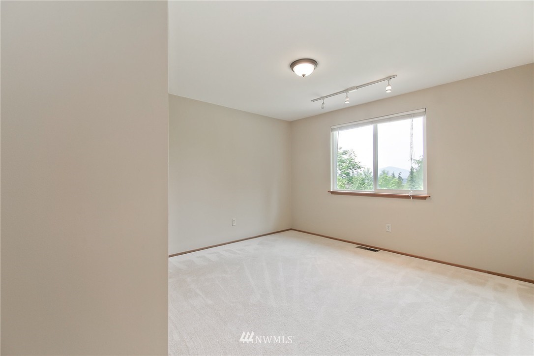 630 North Waugh Road Mount Vernon, WA 98273 - Photo 18 of 25 Gallery Image 18