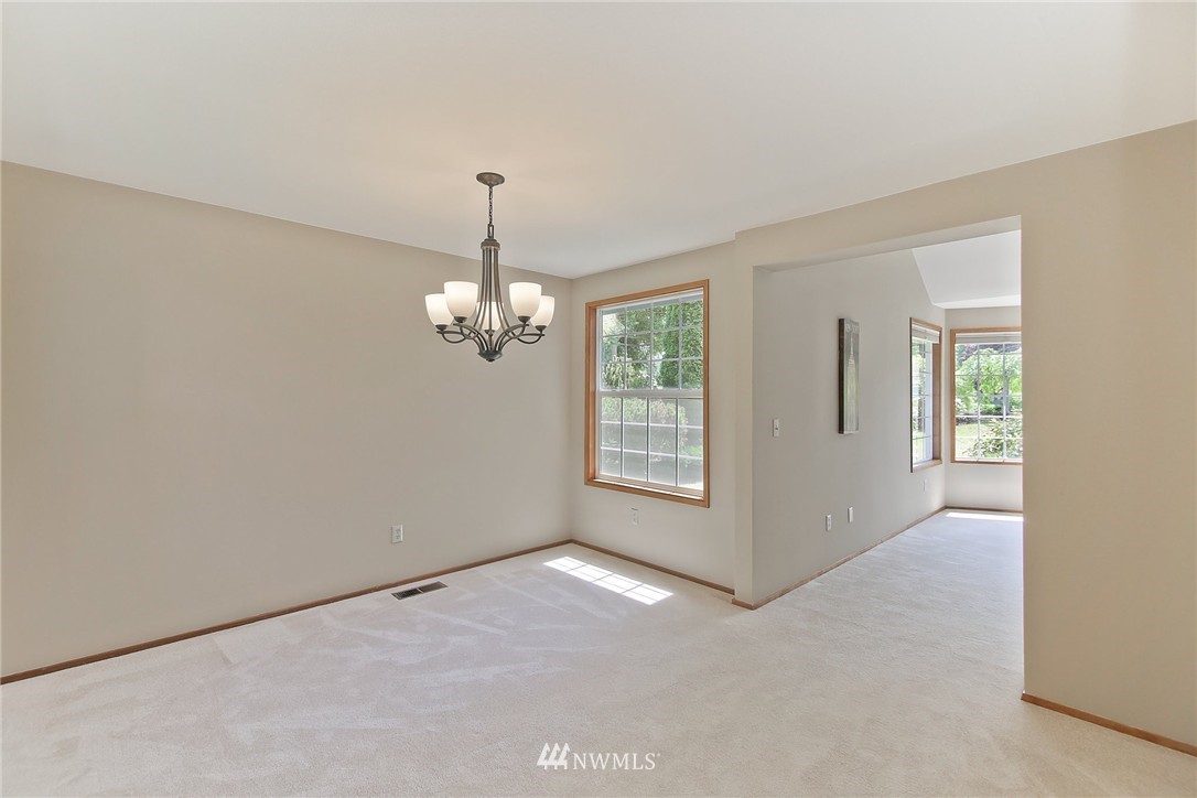 630 North Waugh Road Mount Vernon, WA 98273 - Photo 5 of 25 Gallery Image 5