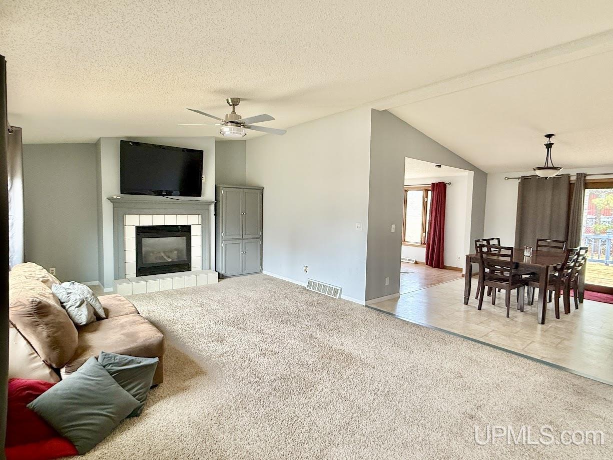 6820 Charles Place Escanaba, MI 49829 - Photo 10 of 27