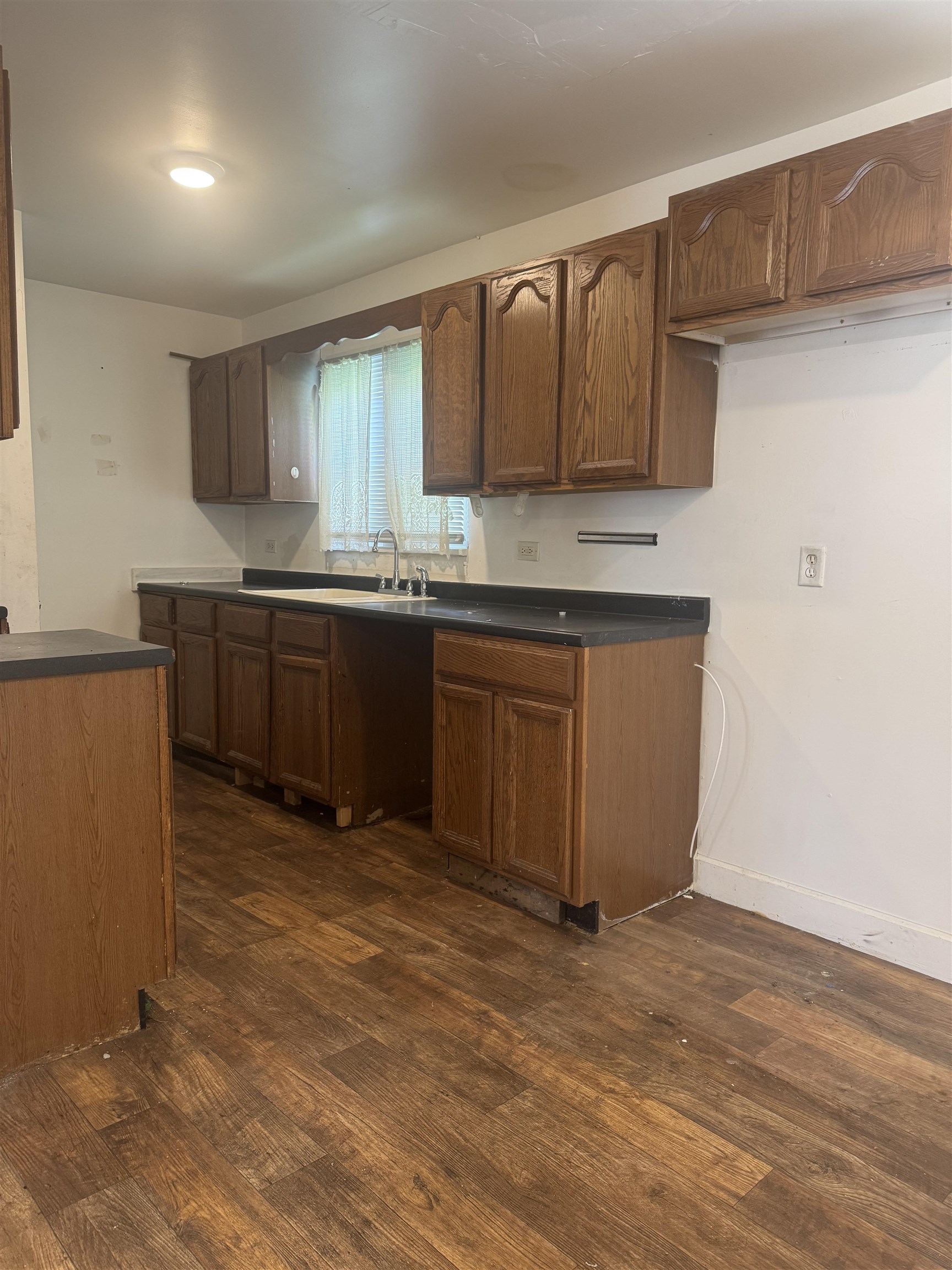 1402 Henry Avenue Beloit, WI 53511 - Photo 8 of 28
