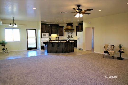 332 South Gateway Boulevard Ridgecrest, CA 93555 - Photo 3 of 31