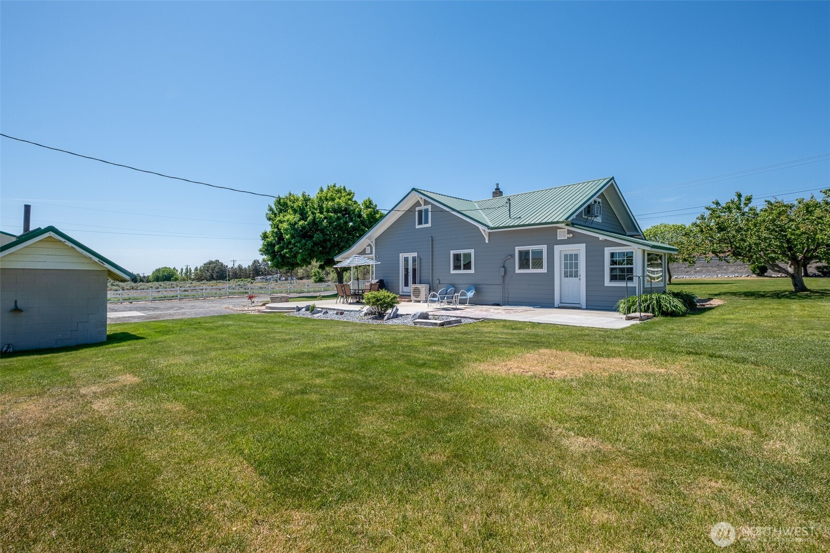 18253 Rd B Northwest Soap Lake, WA 98851 - Photo 10 of 39