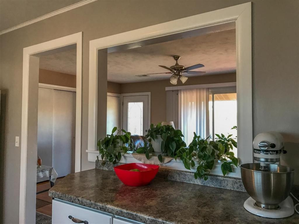 1821 Granby Road Kingsport, TN 37665 - Photo 3 of 26 Kitchen with loads of counters