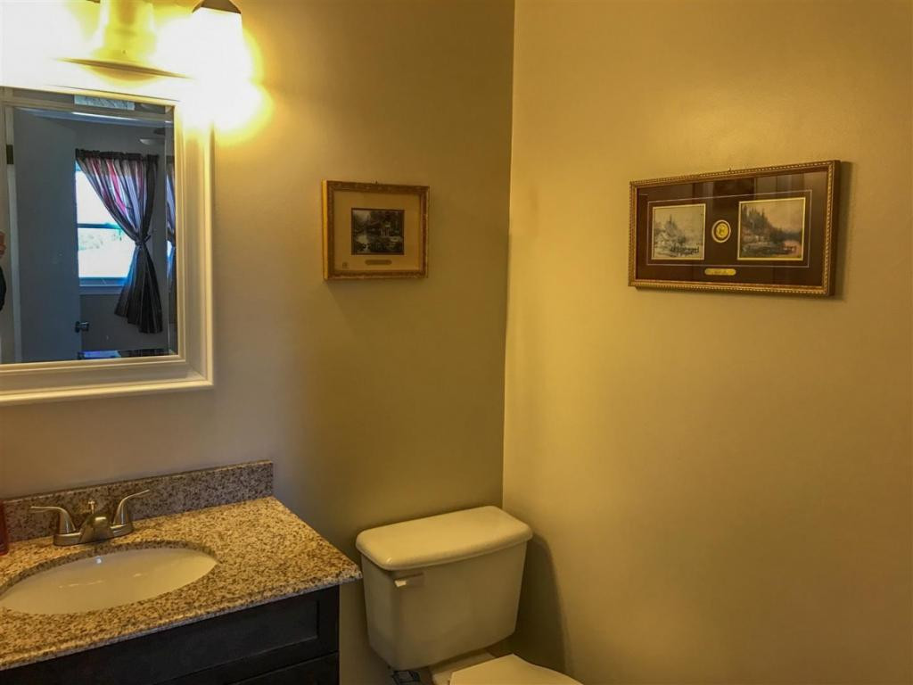 1821 Granby Road Kingsport, TN 37665 - Photo 8 of 26 Bath