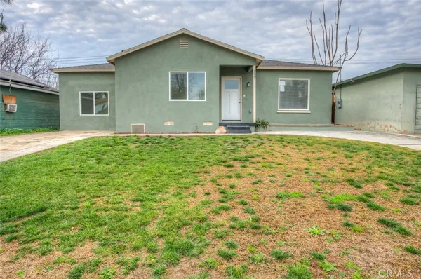 a house that has a yard