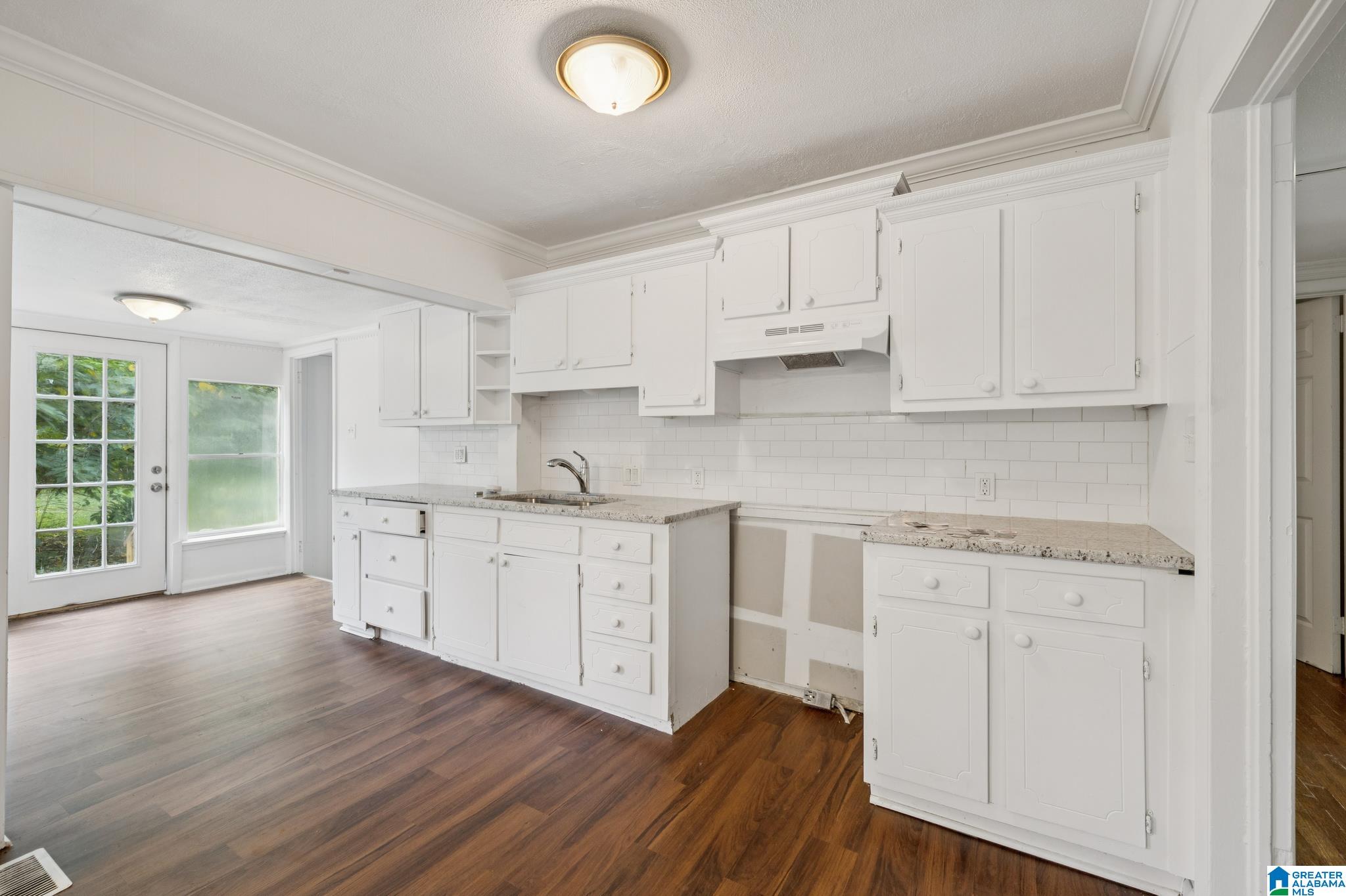 1341 Pineview Road Birmingham, AL 35228 - Photo 4 of 13