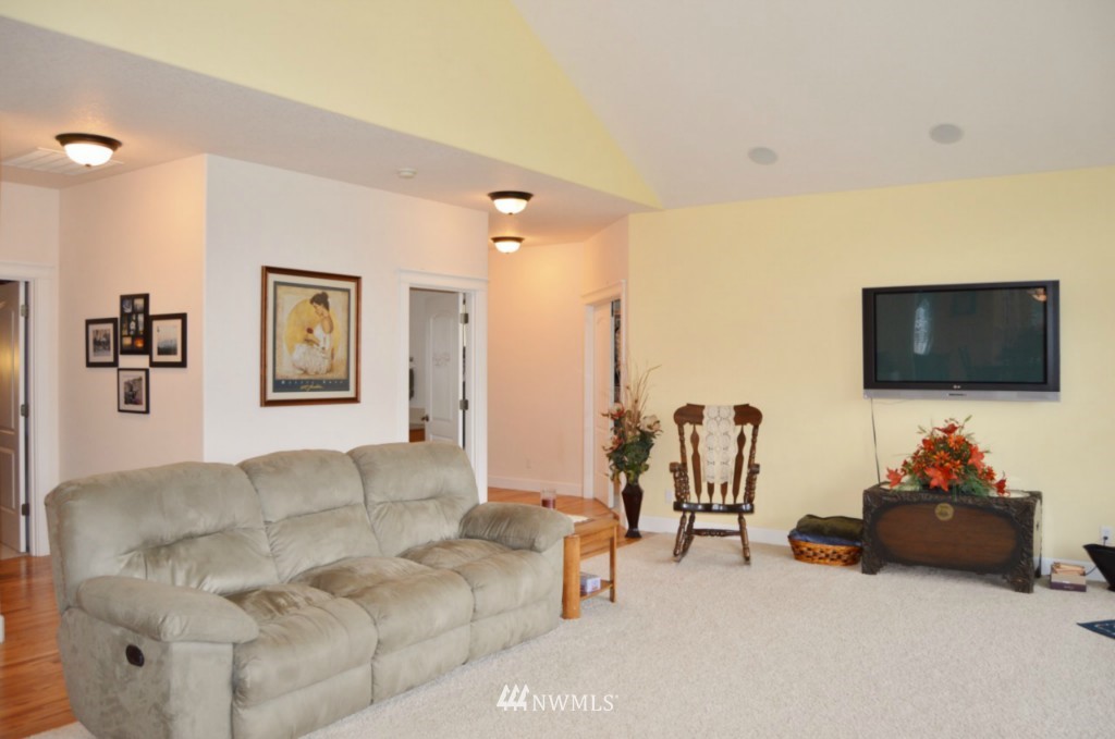 266 Hendrickson Road Vader, WA 98593 - Photo 11 of 25 Gallery Image 11