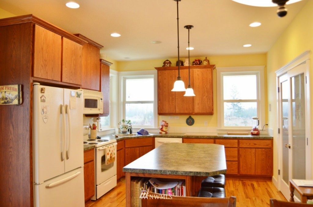 266 Hendrickson Road Vader, WA 98593 - Photo 12 of 25 Gallery Image 12