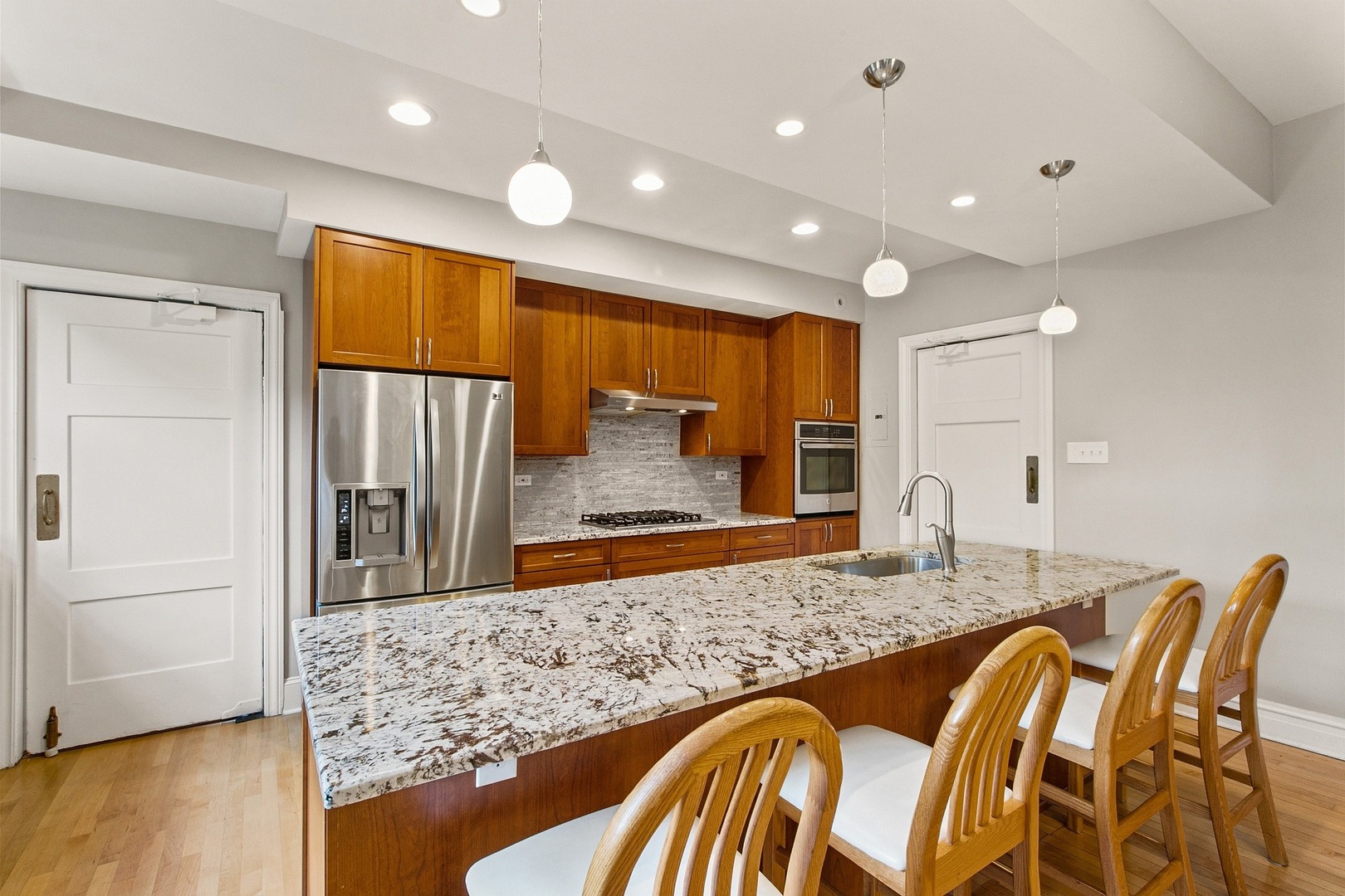 130 Nuttall Road Riverside, IL 60546 - Photo 9 of 56