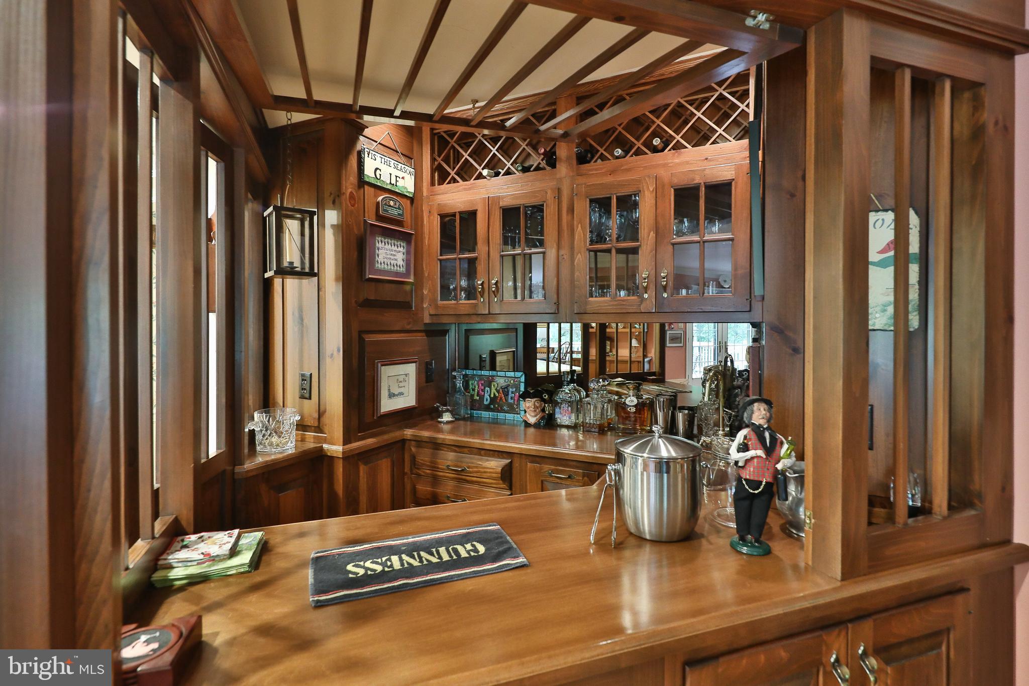 10 High Point East Huntingdon Valley, PA 19006 - Photo 14 of 42 Bar