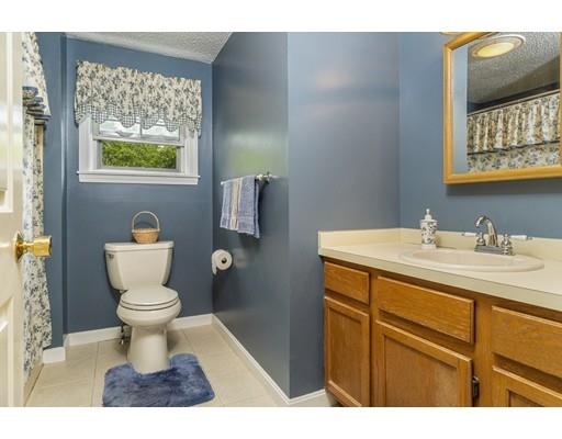 44 Meadowbrook Road Hudson, MA 01749 - Photo 13 of 23 Gallery Image 13