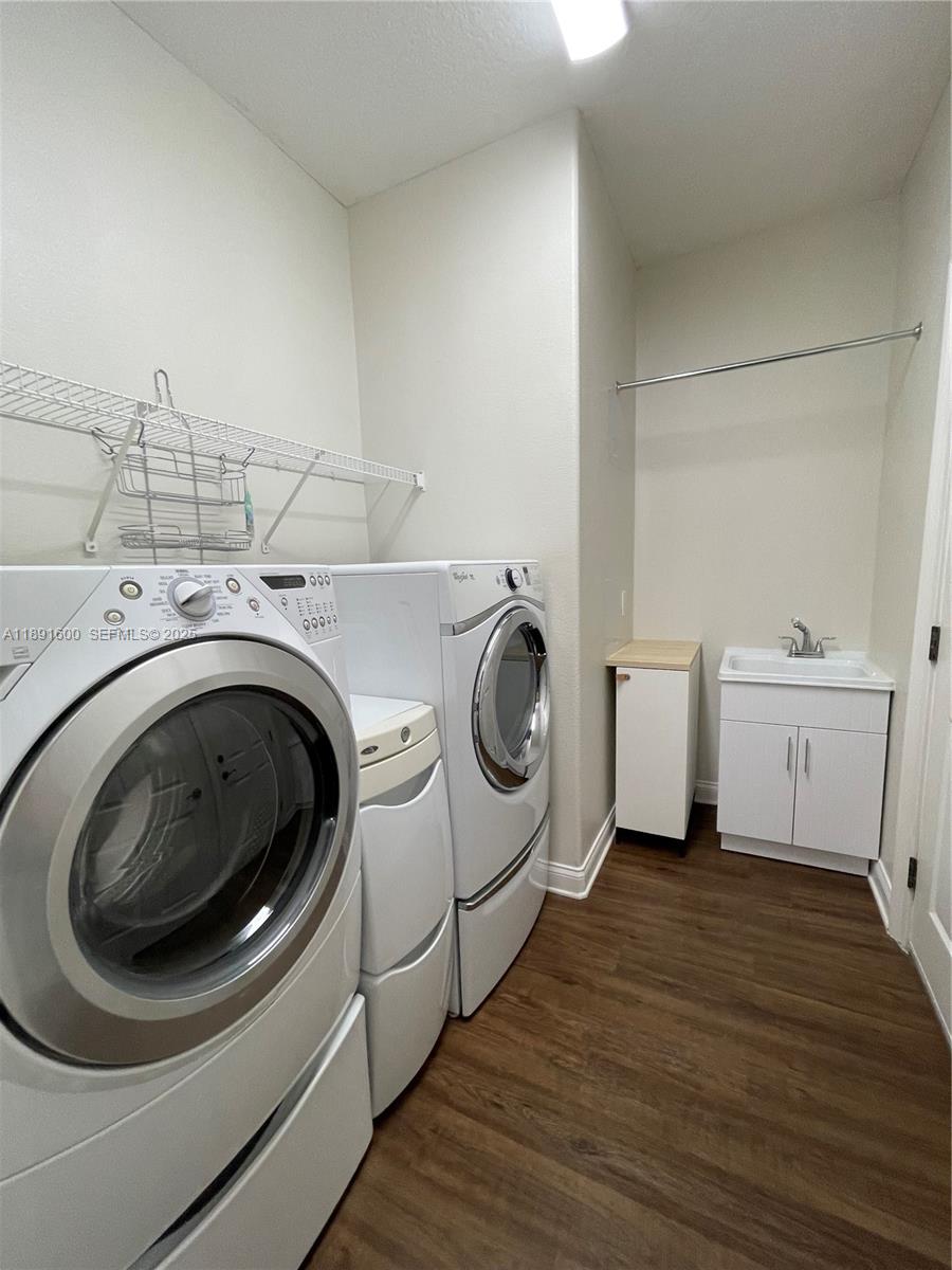 6841 Dolce Way Orlando, FL 32819 - Photo 26 of 38