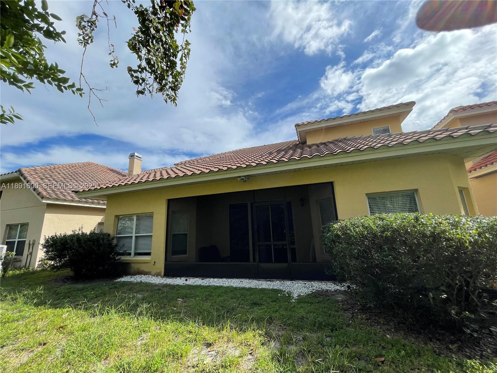 6841 Dolce Way Orlando, FL 32819 - Photo 38 of 38 screened patio