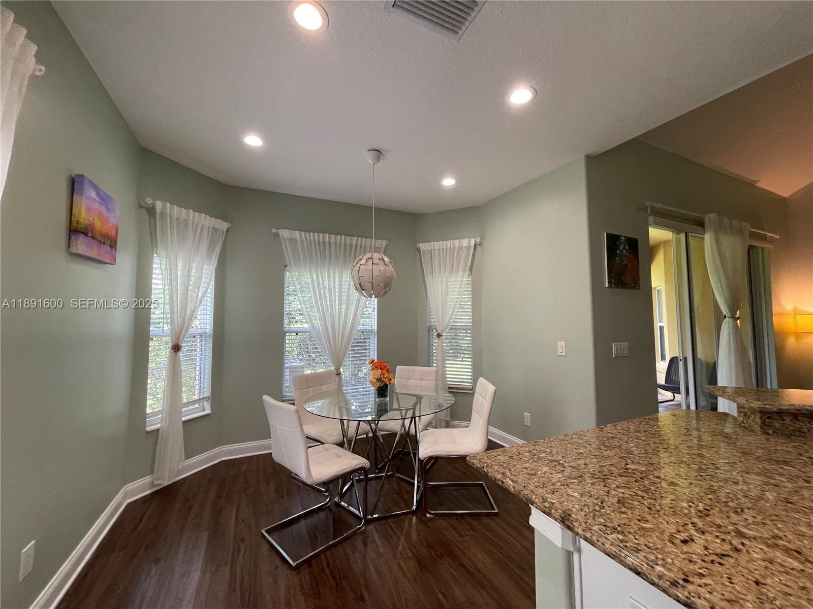 6841 Dolce Way Orlando, FL 32819 - Photo 7 of 38