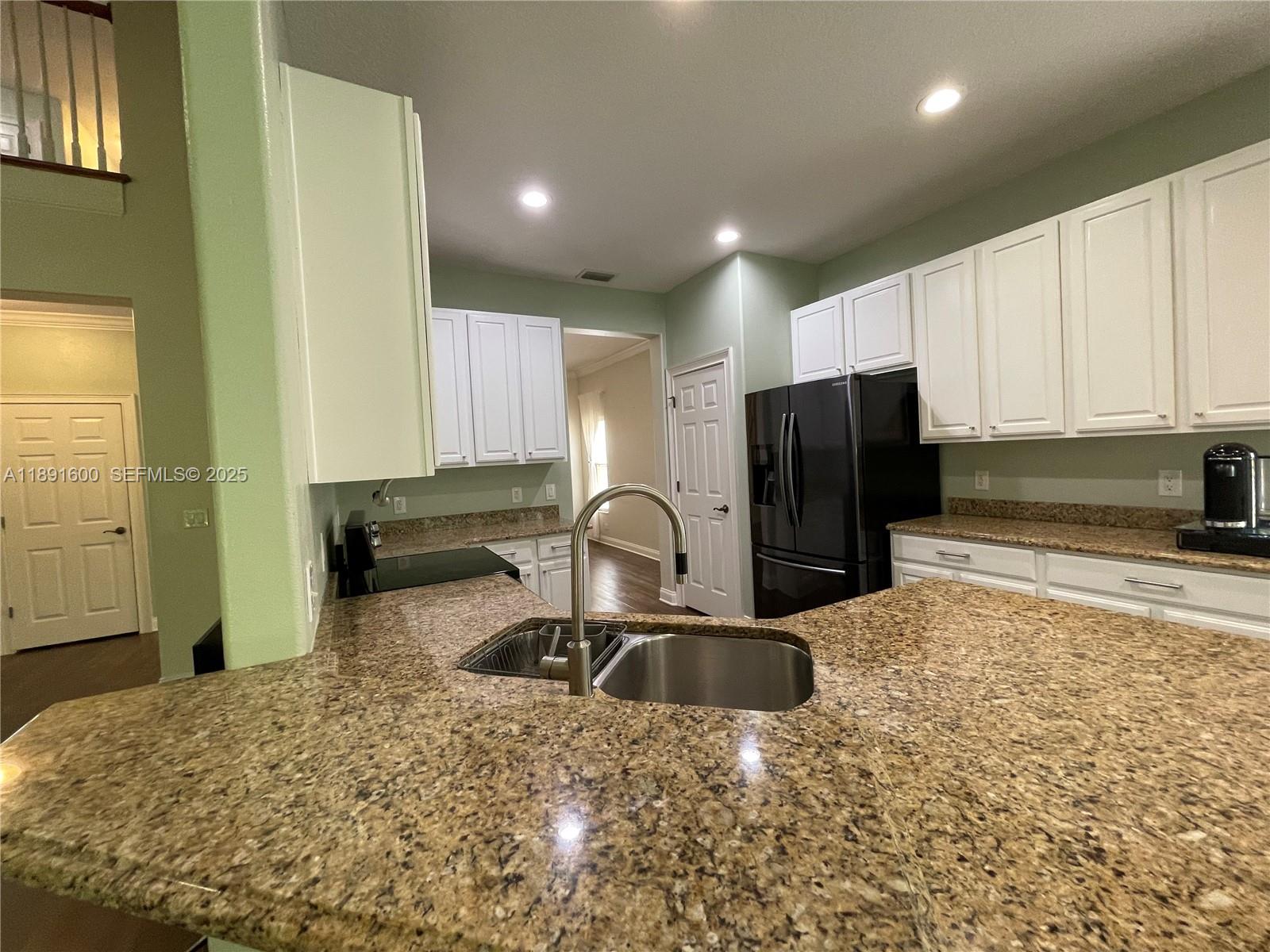 6841 Dolce Way Orlando, FL 32819 - Photo 9 of 38