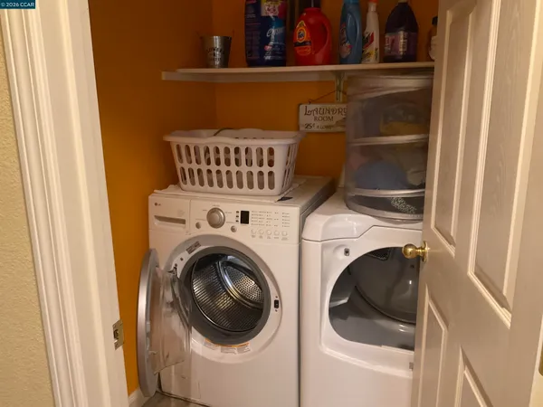 a close up view of a washer and dryer