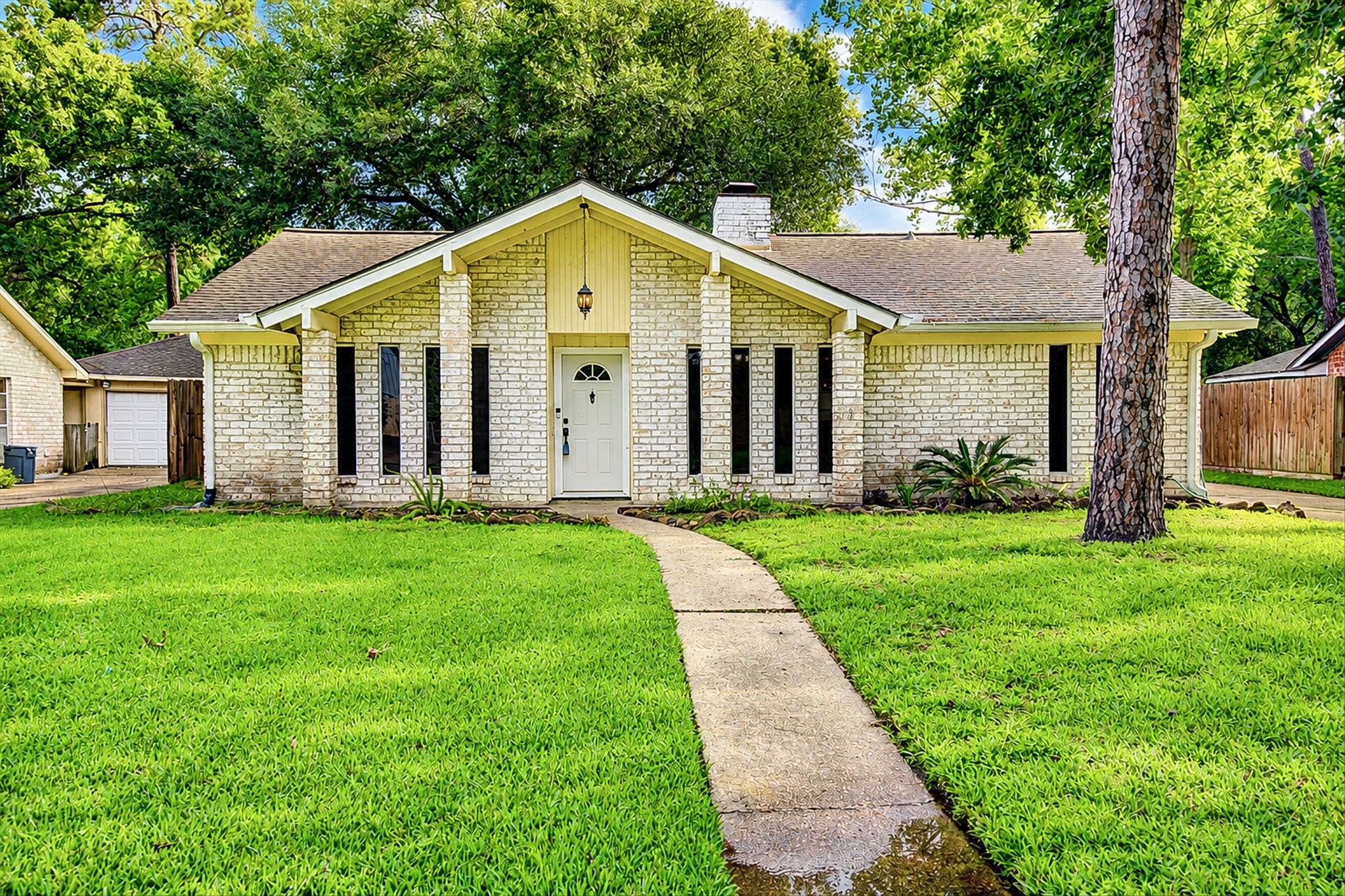 1907 Round Spring Drive Houston, TX 77339 - Photo 1 of 39 Gallery Image 1