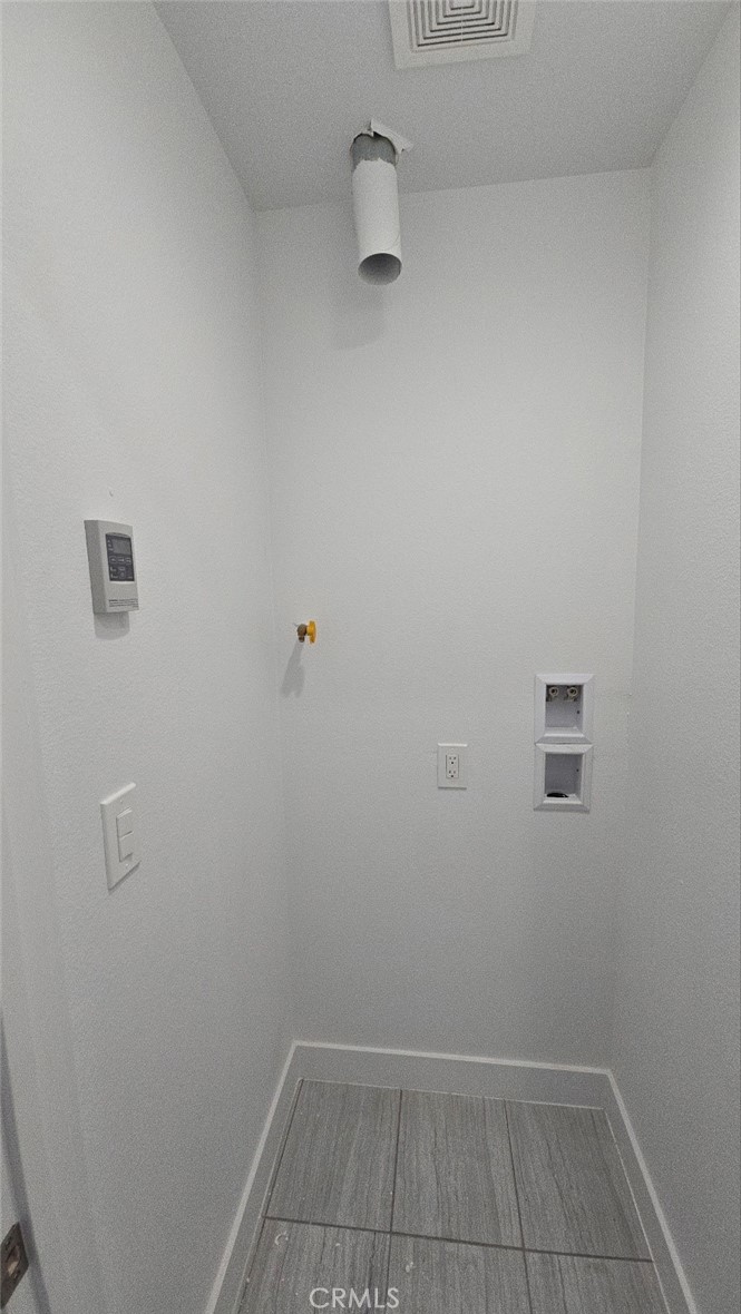 10415 South Avalon Boulevard Los Angeles, CA 90003 - Photo 17 of 40 a view of a room