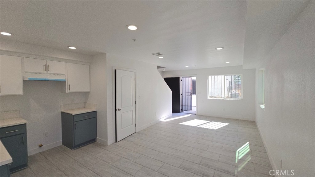 10415 South Avalon Boulevard Los Angeles, CA 90003 - Photo 10 of 40 a view of an empty room with a window