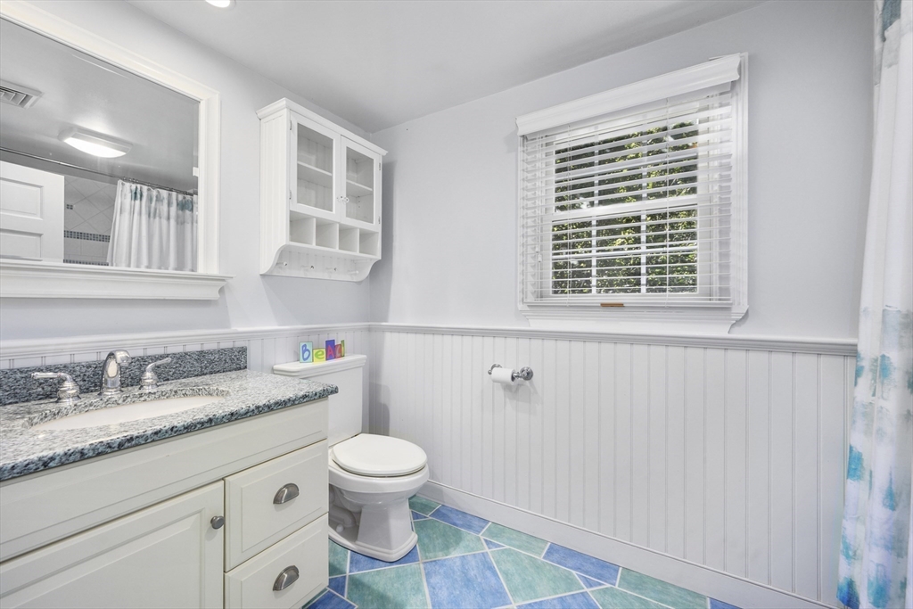 77 Robbins Street Barnstable, MA 02655 - Photo 22 of 41