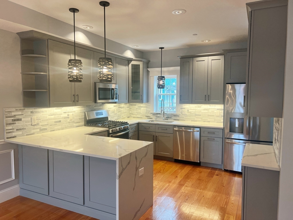 10 South Mason Street, Unit 6 Salem, MA 01970 - Photo 2 of 16
