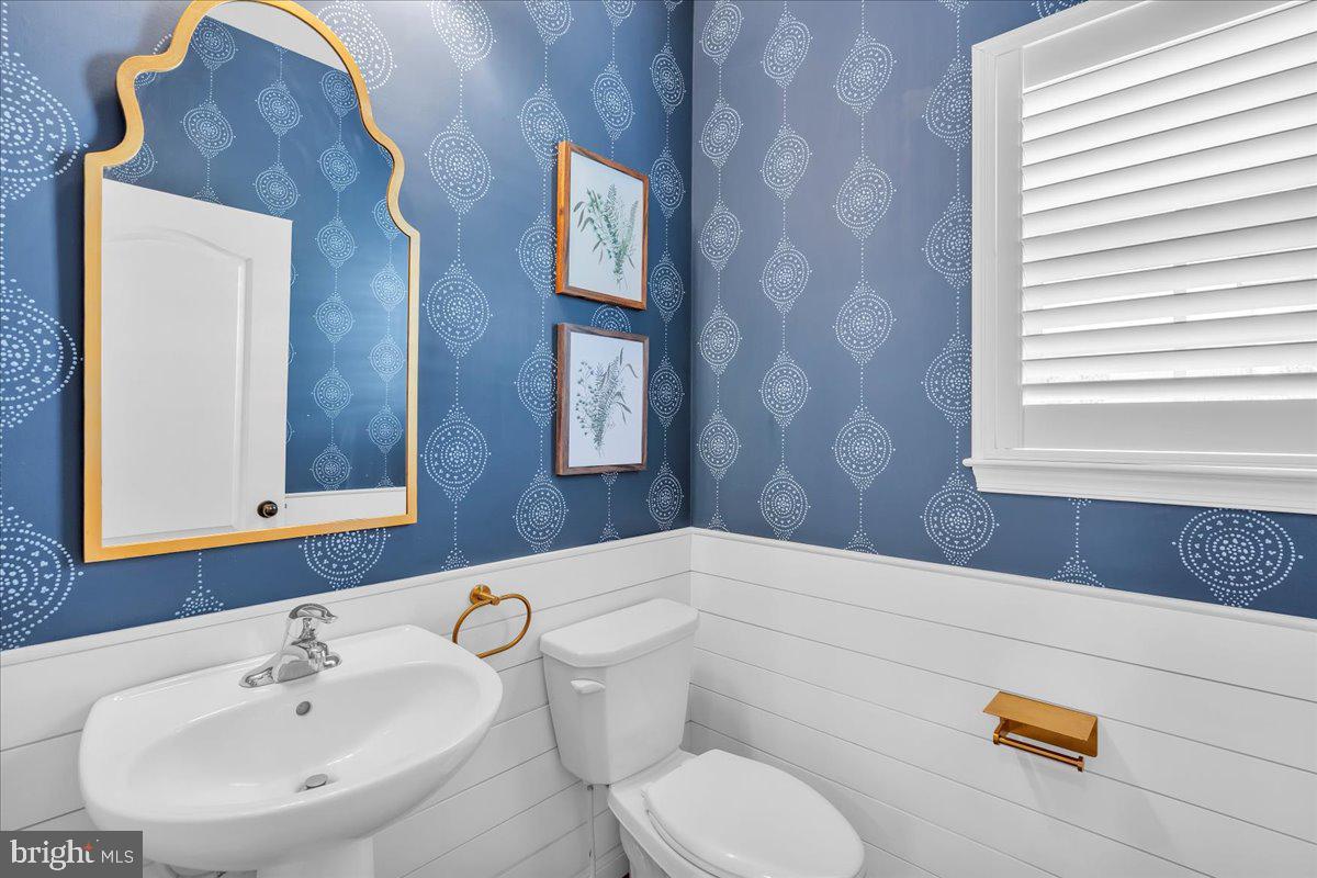 8 Elk Court Sewell, NJ 08080 - Photo 12 of 38 a bathroom with a sink and a mirror