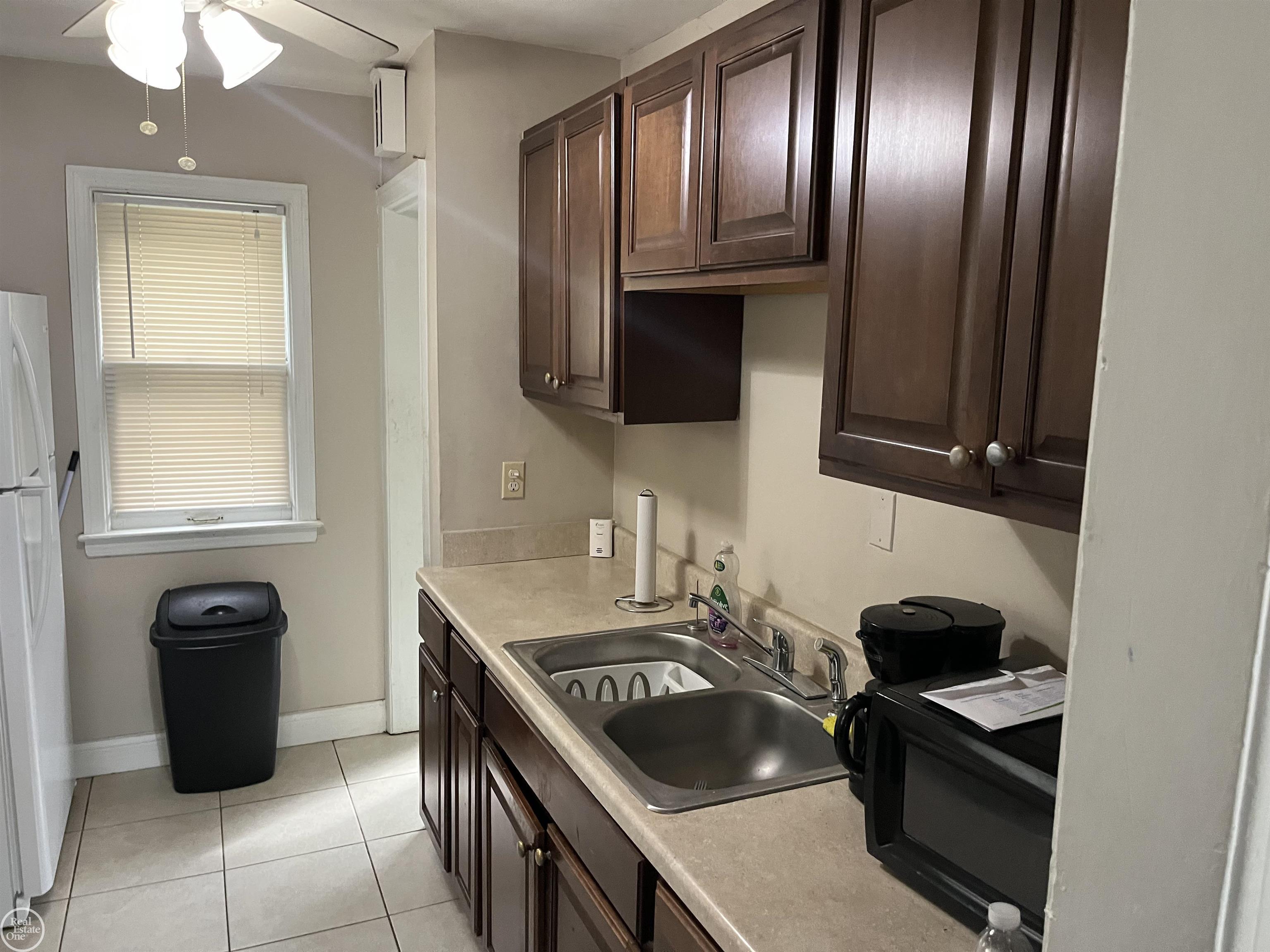 8424 Toepfer Road Warren, MI 48089 - Photo 5 of 10