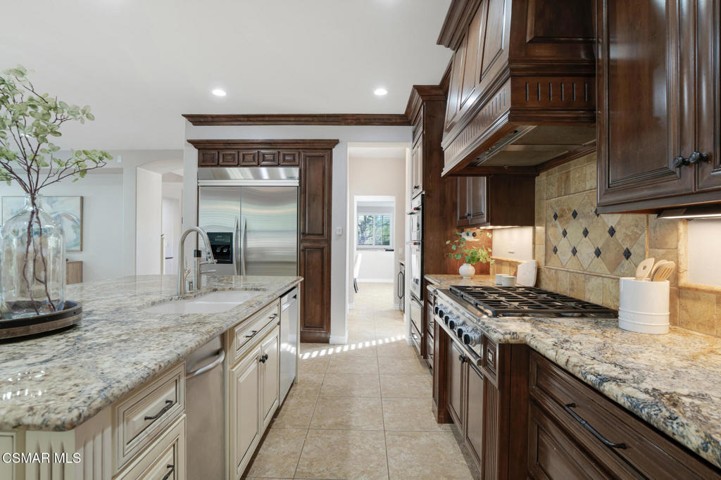 1910 Max Court Simi Valley, CA 93065 - Photo 19 of 67