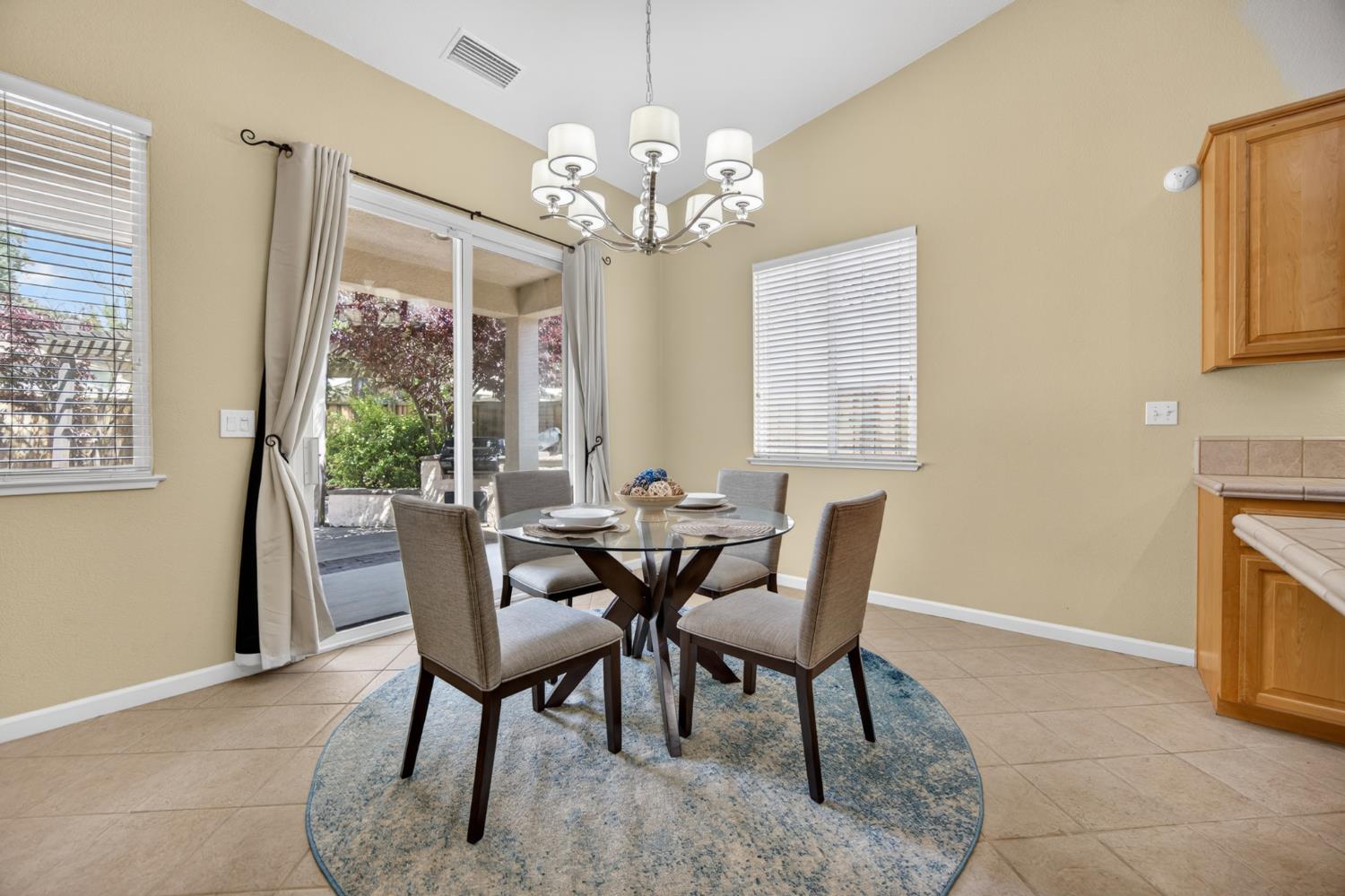 34 Riverscape Court Sacramento, CA 95833 - Photo 14 of 61