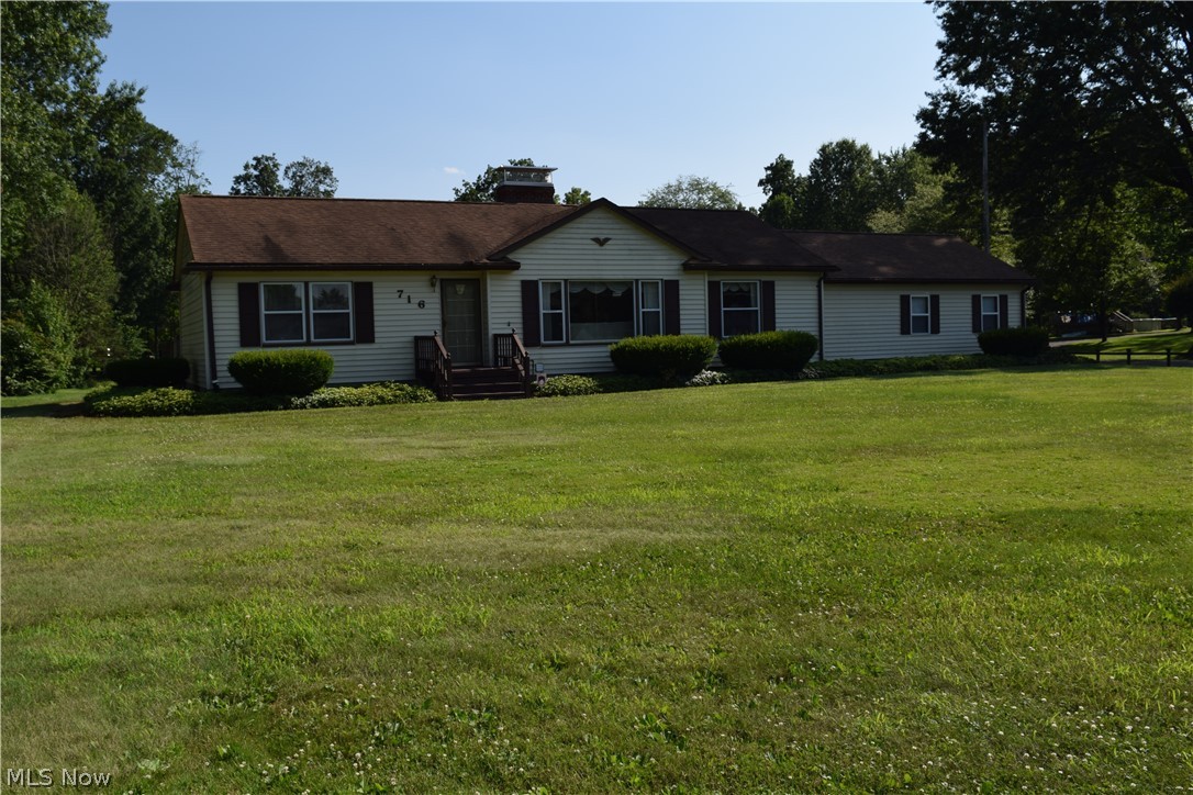 716 Center Road New Franklin, OH 44319 - Photo 2 of 35
