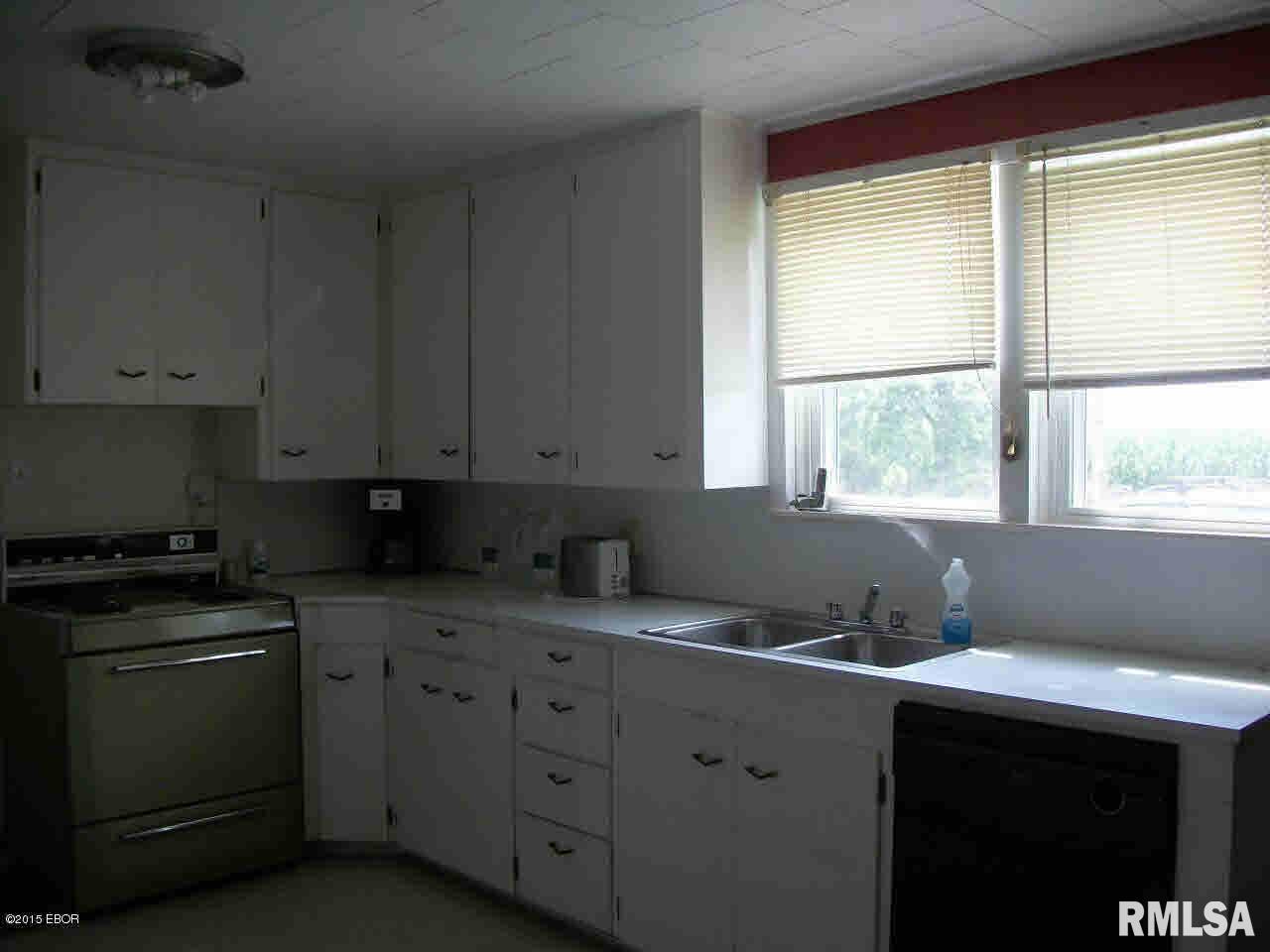 580 Sutton Road Eldorado, IL 62930 - Photo 9 of 30 Gallery Image 9