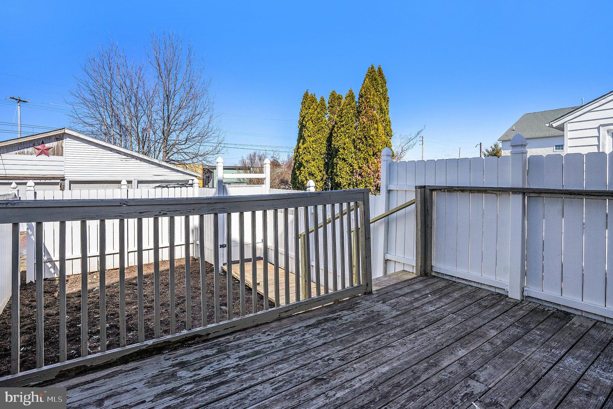 434 Pierce Street Lansdale, PA 19446 - Photo 22 of 25 a view of a balcony with wooden floor and fence