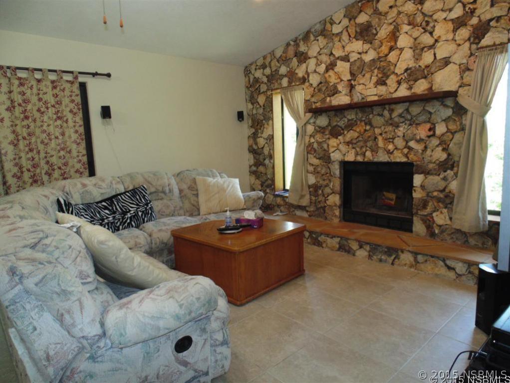 117 Hibiscus Road Edgewater, FL 32141 - Photo 3 of 15 Gallery Image 3