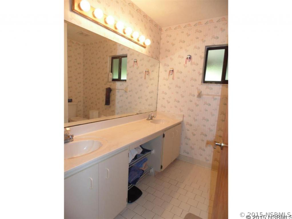 117 Hibiscus Road Edgewater, FL 32141 - Photo 9 of 15 Gallery Image 9