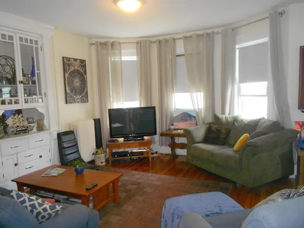 $5,300 | 5 Newton Street, Unit 2, Cambridge, MA 02139