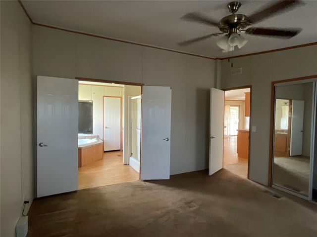 $475,000 | 383 County Road 233, Hallettsville, TX 77964