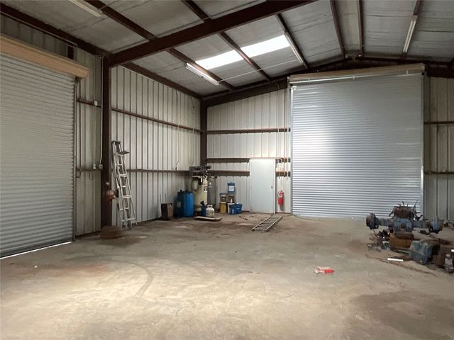 $475,000 | 383 County Road 233, Hallettsville, TX 77964