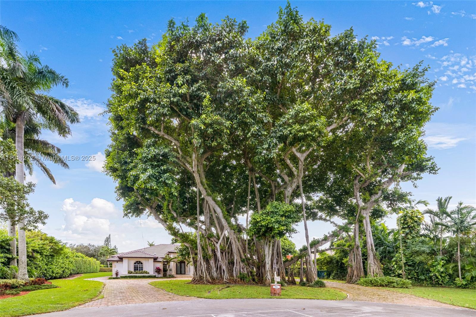 7250 Southwest 99th Street Pinecrest, FL 33156 - Photo 4 of 40