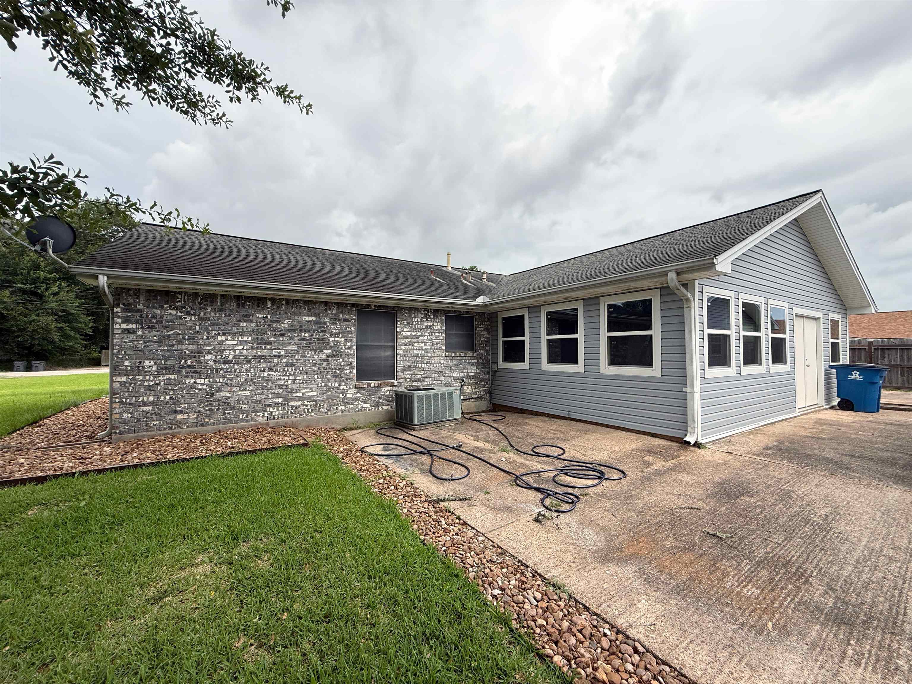 175 Lake Street Bridge City, TX 77611 - Photo 14 of 15