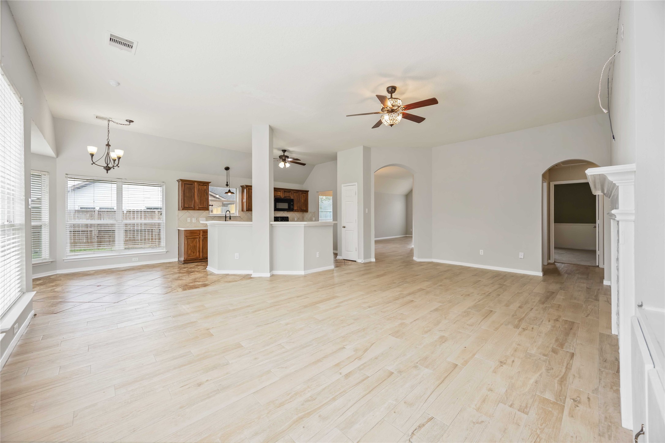 17102 Jetty Court Crosby, TX 77532 - Photo 11 of 39 Spacious open-concept living area. Perfect for entertaining and family gatherings.