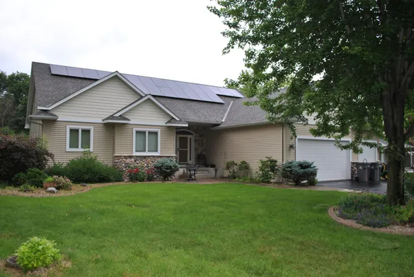 $639,900 | 868 Bavaria Hills Terrace, Chaska, MN 55318