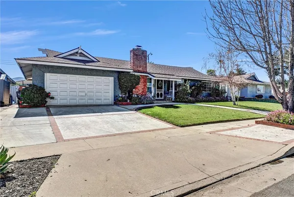 $734,000 | 350 East Hacienda Drive, Corona, CA 92879
