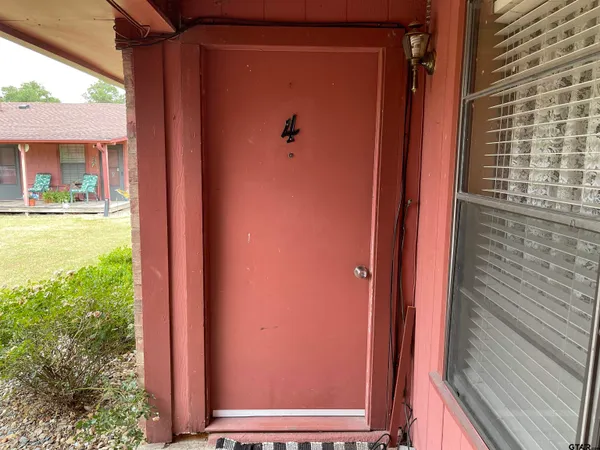 $900 | 313 Circle Drive, Unit 4, Bogata, TX 75417
