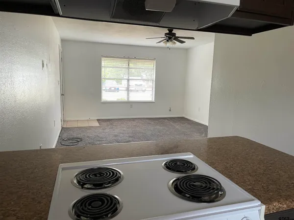 $900 | 313 Circle Drive, Unit 4, Bogata, TX 75417