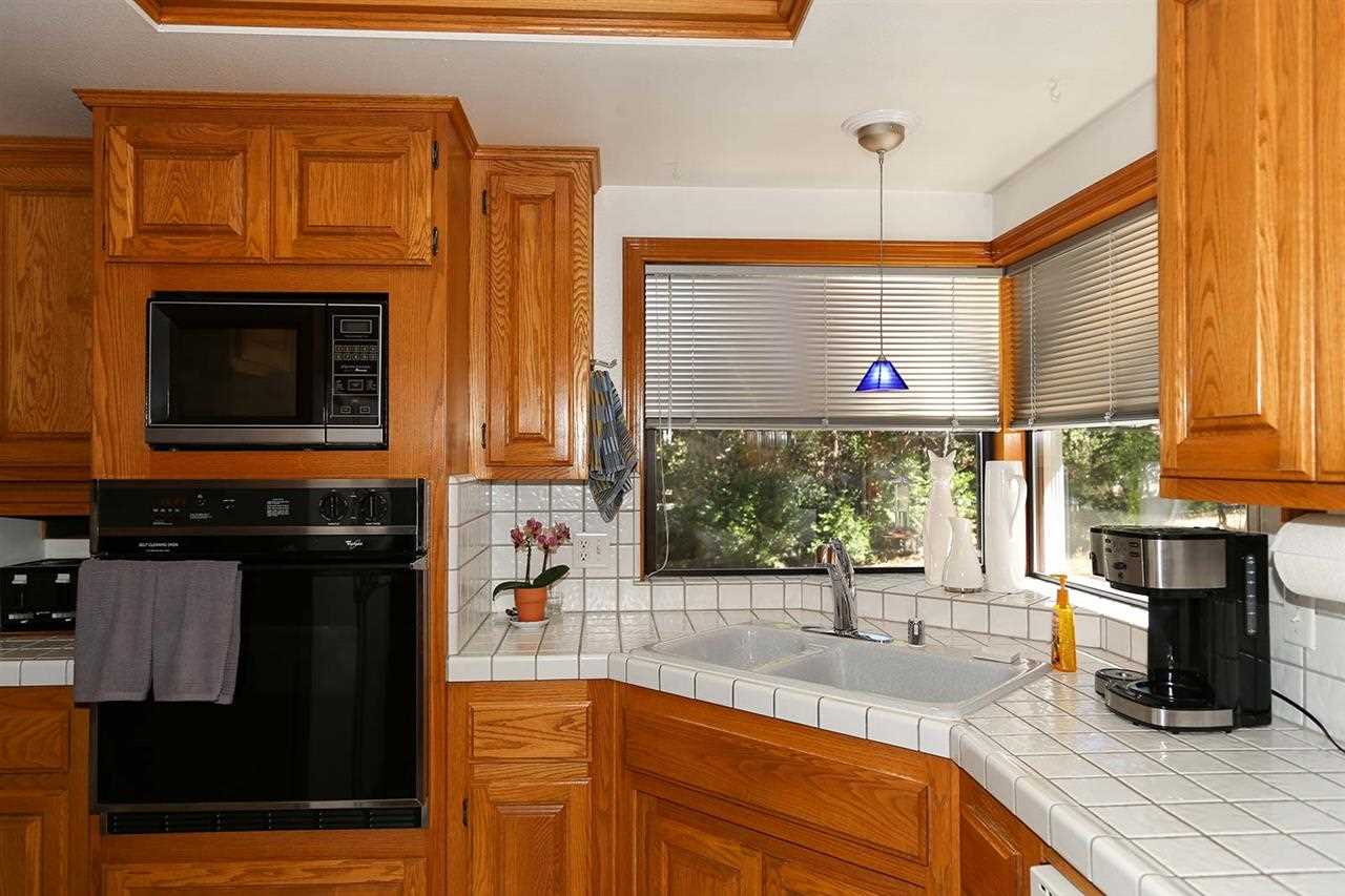 12195 Valley View Road Nevada City, CA 95959 - Photo 3 of 14 Gallery Image 3