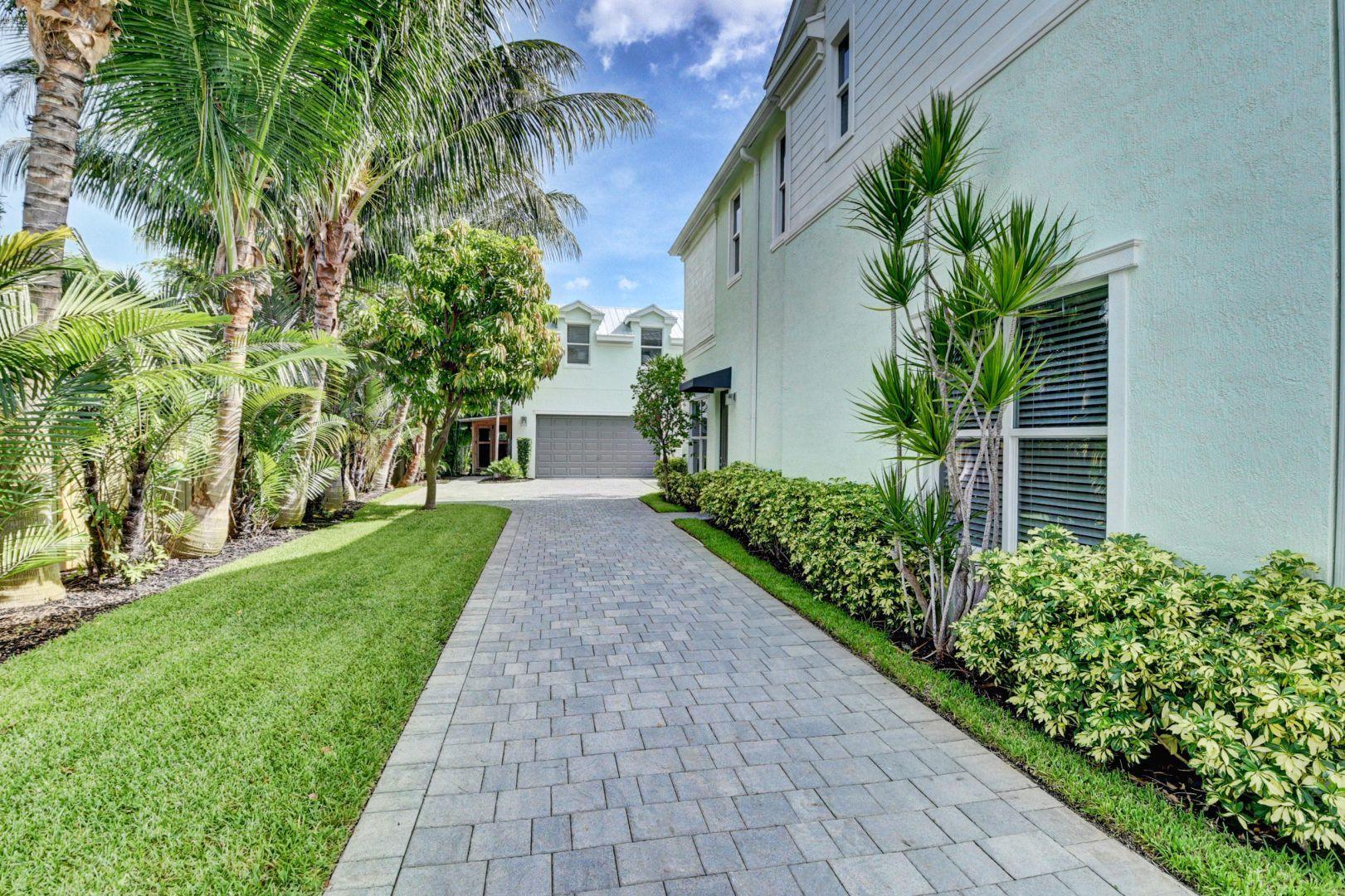 211 Northwest 10th Street Boca Raton, FL 33432 - Photo 30 of 43 Driveway to Guest House