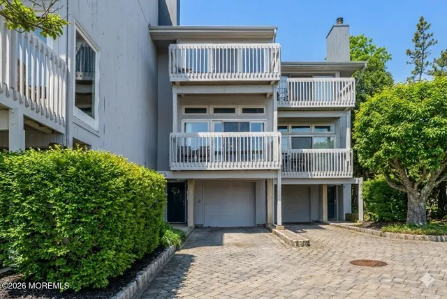 $3,900 | 23 East Mnr Square, Highlands, NJ 07732