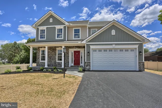 $439,500 | 1 Rolling Meadow Road, Lebanon, PA 17046